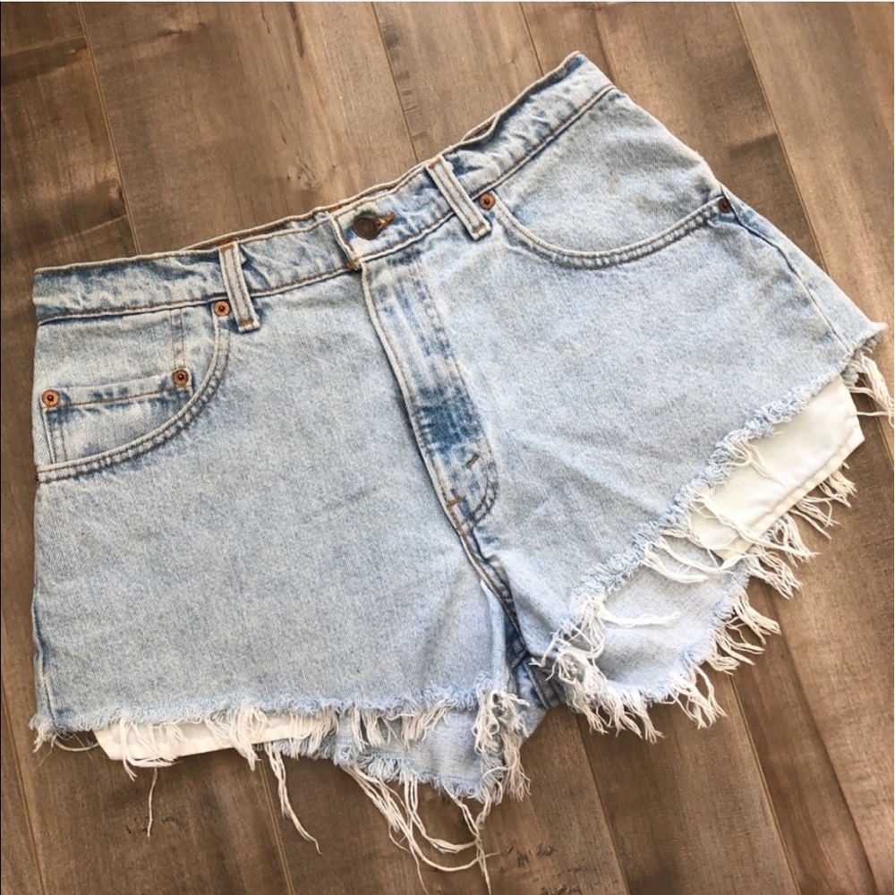Distressed Light-wash Levi Shorts, Size 33